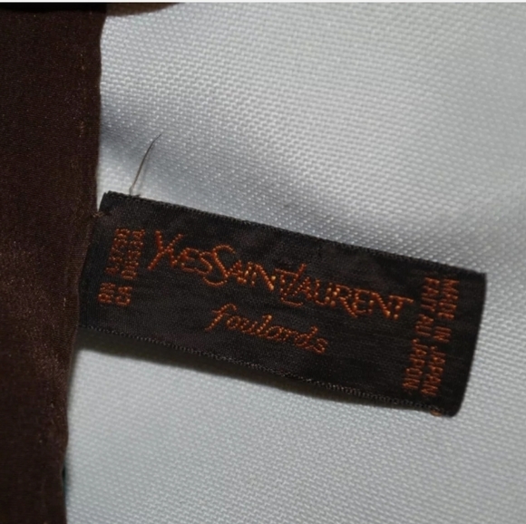 YVES SAINT LAURENT YSL VINTAGE 100% SILK SCARF OBLONG JAPAN